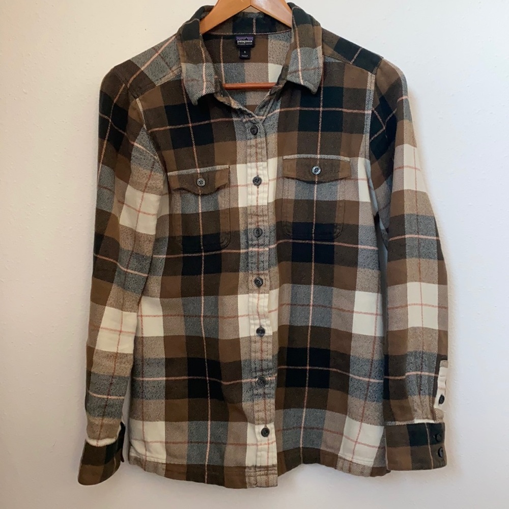 Patagonia flannel size 6